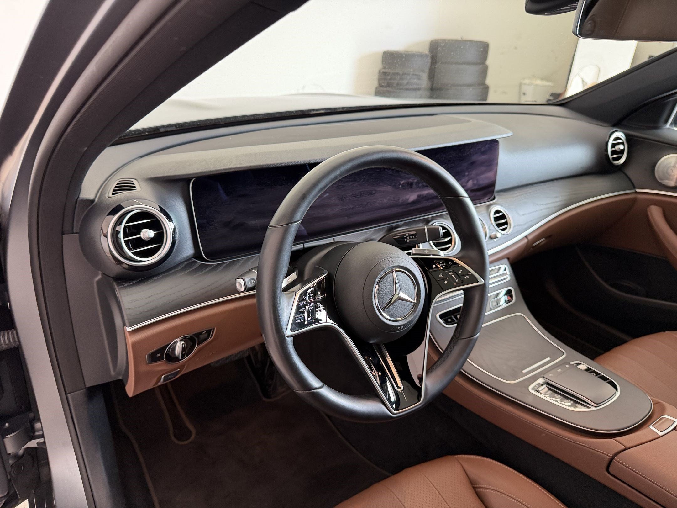 Used 2022 Mercedes-Benz E 350 4MATIC Sedan image 4