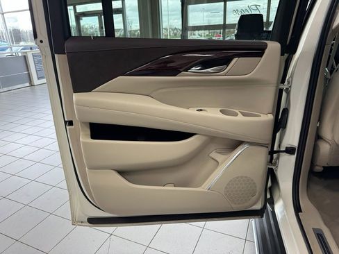 Used 2015 Cadillac Escalade ESV Premium AWD/4WD image 45