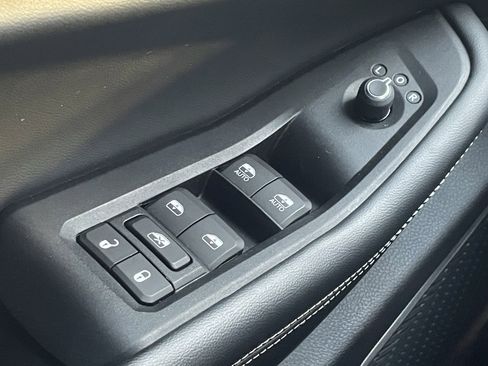 Used 2022 Jeep Grand Cherokee Altitude image 16