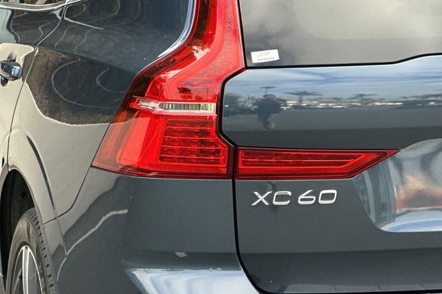 Used 2018 Volvo XC60 T6 Momentum w/ Convenience Package AWD/4WD image 26
