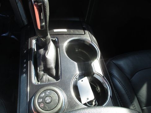 Used 2017 Ford Explorer XLT w/ Equipment Group 202A image 23