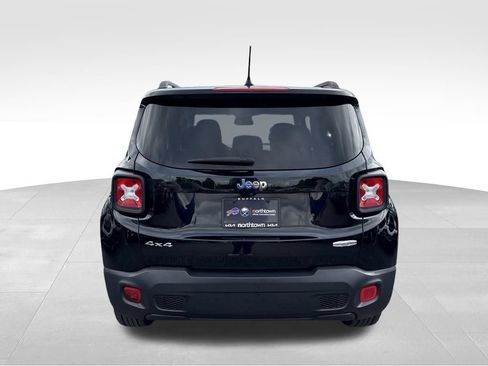 Used 2017 Jeep Renegade Latitude AWD/4WD image 7