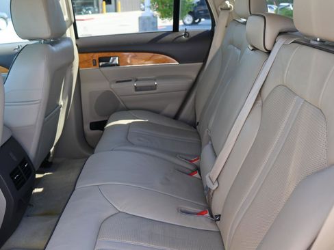 Used 2015 Lincoln MKX FWD w/ Equipment Group 102A image 22