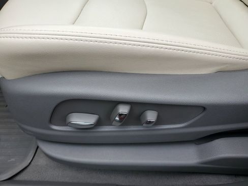 Certified 2024 Cadillac XT6 Premium Luxury w/ LPO, Floor Liner Package image 9