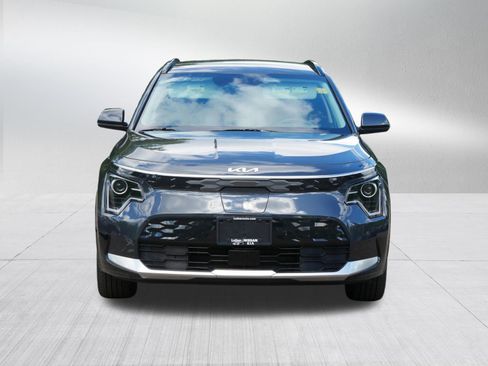 Certified 2024 Kia Niro Wind w/ Wind Preserve Package FWD image 2