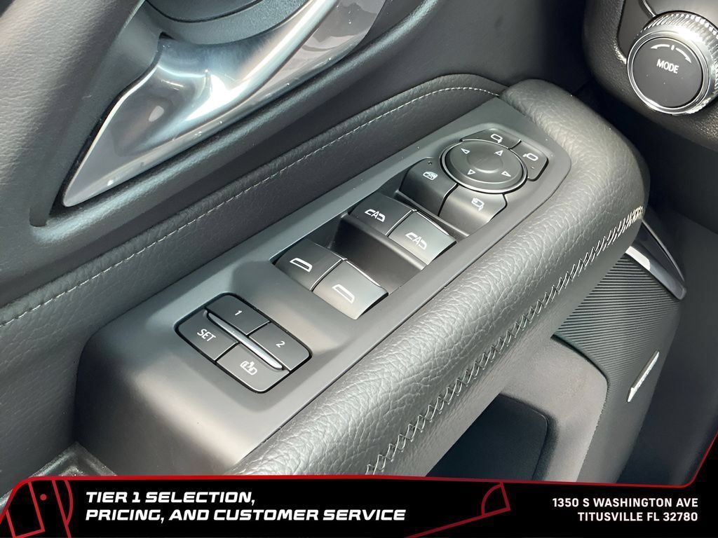 Used 2024 GMC Yukon XL Denali RWD image 34