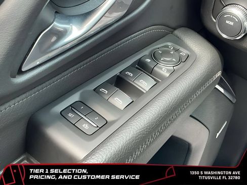 Used 2024 GMC Yukon XL Denali RWD image 34