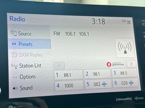 Used 2023 Toyota Camry SE w/ Audio Upgrade Package FWD image 25