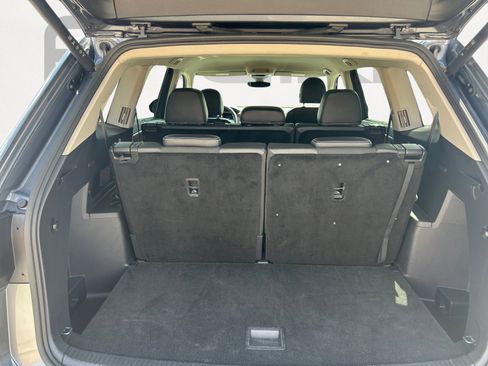 Used 2025 Volkswagen Atlas SE FWD image 12