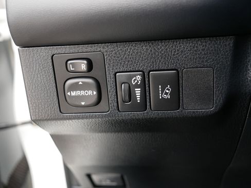 Used 2018 Toyota RAV4 XLE image 26