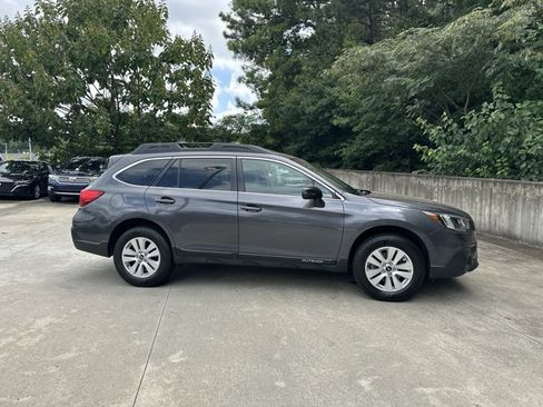Used 2018 Subaru Outback 2.5i Premium AWD/4WD image 5