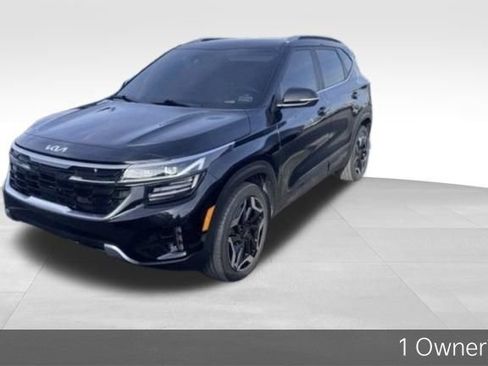 Certified 2024 Kia Seltos SX w/ SX Sunroof Package AWD/4WD image 3