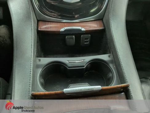 Used 2015 Cadillac Escalade Luxury image 19