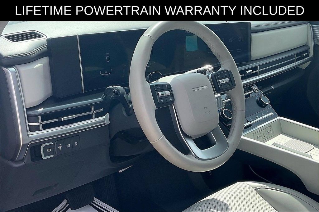 Used 2025 Hyundai Santa Fe SEL FWD image 12