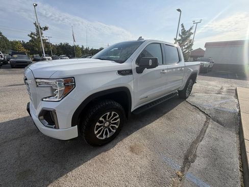 Used 2021 GMC Sierra 1500 AT4 w/ AT4 Premium Package AWD/4WD image 3
