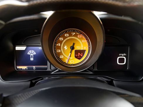 Used 2022 Ferrari F8 Tributo RWD image 22