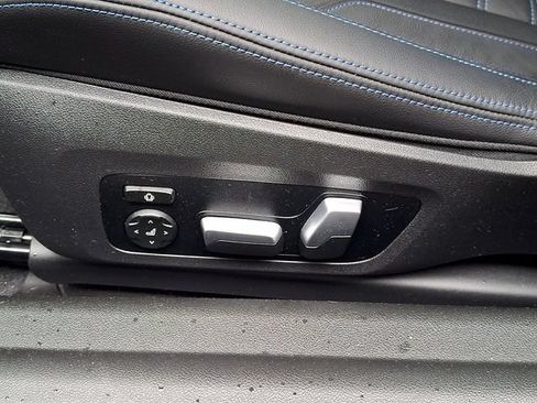 Used 2023 BMW M2 w/ Lighting Package RWD image 17