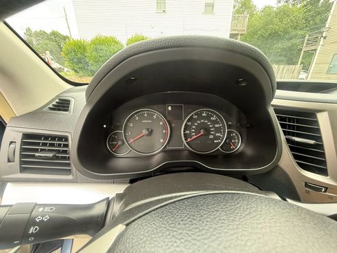 Used 2013 Subaru Outback 2.5i Premium w/ All-Weather Pkg AWD/4WD image 24