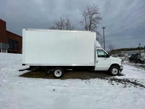 New 2024 Ford E-450 and Econoline 450 Super Duty w/ Power Windows & Locks Group image 6