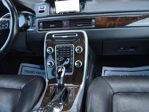 Used 2016 Volvo XC70 T5 Premier w/ Proximity Package FWD image 13