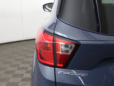 Used 2019 Ford Escape SE FWD image 12