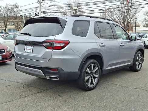 Certified 2025 Honda Pilot Touring image 6
