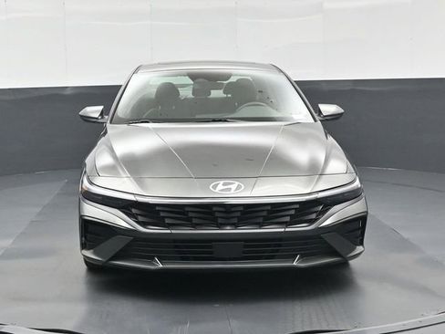 Used 2025 Hyundai Elantra SEL FWD image 9