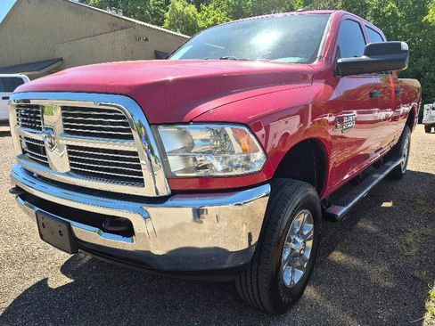Used 2018 RAM 2500 Tradesman w/ Chrome Appearance Group AWD/4WD image 3