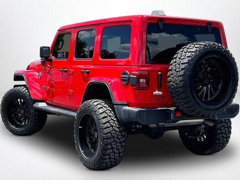 Used 2025 Jeep Wrangler Unlimited Sahara AWD/4WD image 5