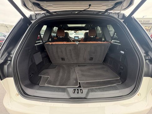 Certified 2022 Lincoln Aviator Reserve w/ Equipment Group 201A image 16