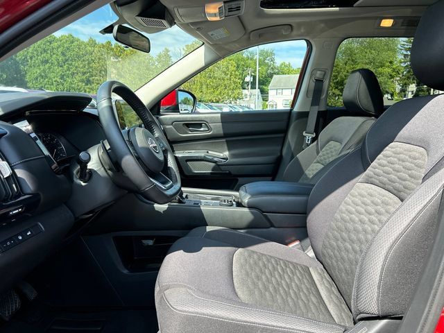 Certified 2024 Nissan Pathfinder SV w/ SV Premium Package AWD/4WD image 10