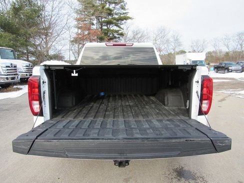 Used 2023 GMC Sierra 1500 SLE image 25