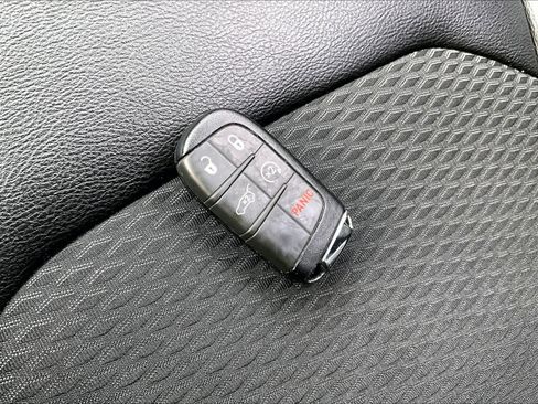 Used 2022 Jeep Compass Latitude w/ Convenience Group image 29