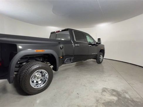 Used 2023 GMC Sierra 3500 Denali image 8