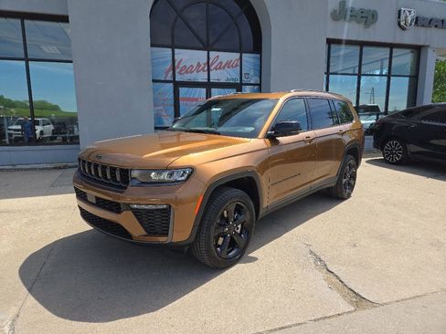 New 2026 Jeep Grand Cherokee L Limited w/ Limited Altitude Package AWD/4WD image 39