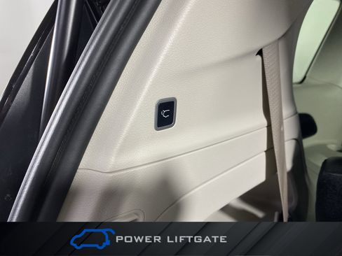 Used 2024 Chrysler Pacifica Touring-L image 35