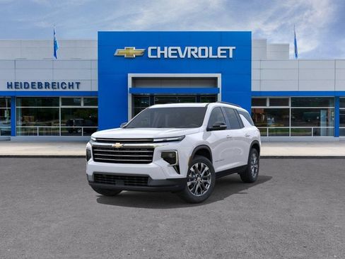 New 2026 Chevrolet Traverse LT w/ Sun and Wheel Package AWD/4WD image 8
