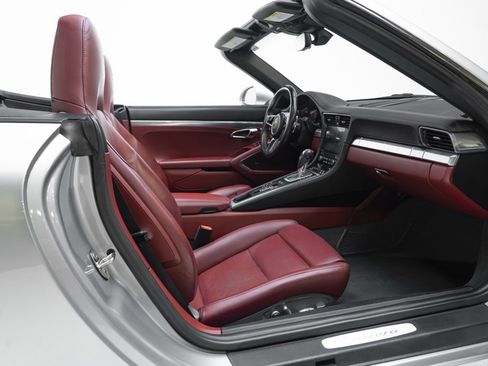 Used 2019 Porsche 911 Carrera image 73