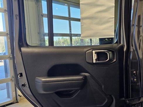 Used 2020 Jeep Gladiator Sport w/ Quick Order Package 24S image 31