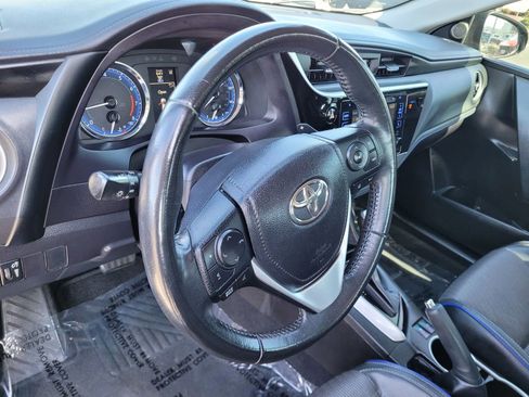 Used 2018 Toyota Corolla SE image 12