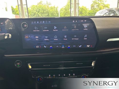 Used 2025 Chevrolet Traverse Z71 AWD/4WD image 9