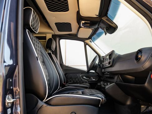 Used 2021 Mercedes-Benz Sprinter 3500 w/ Comfort Plus Package image 40