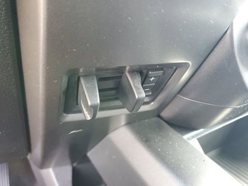 Used 2018 Ford F150 XLT w/ Equipment Group 302A Luxury image 38