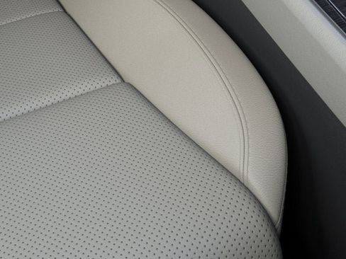 New 2026 Lincoln Aviator AWD image 16