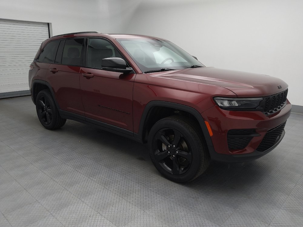 Used 2023 Jeep Grand Cherokee Altitude AWD/4WD image 11