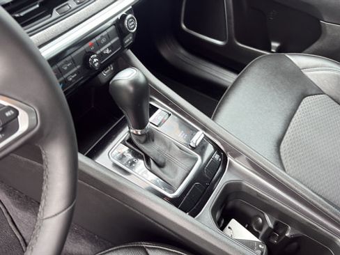 Used 2025 Jeep Compass Latitude AWD/4WD image 13
