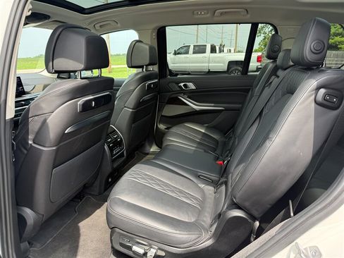 Used 2023 BMW X7 xDrive40i w/ Premium Package AWD/4WD image 11