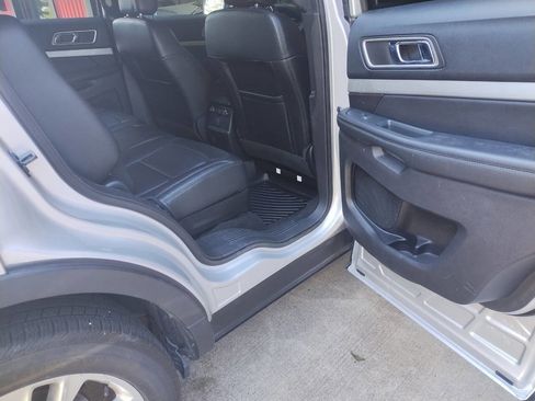 Used 2016 Ford Explorer XLT w/ Equipment Group 202A image 18