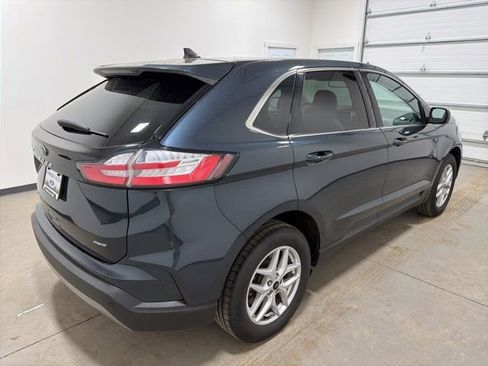 Used 2024 Ford Edge SEL w/ Convenience Package AWD/4WD image 4