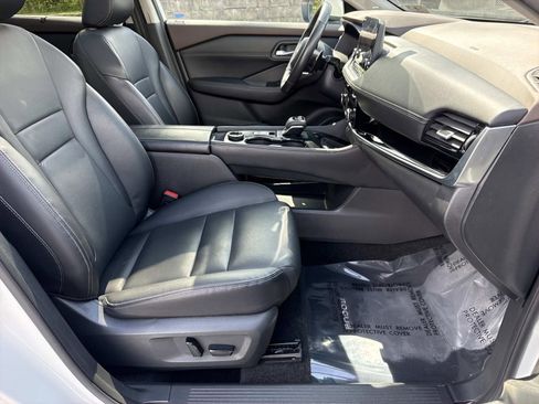 Used 2023 Nissan Rogue SL w/ SL Premium Package image 25